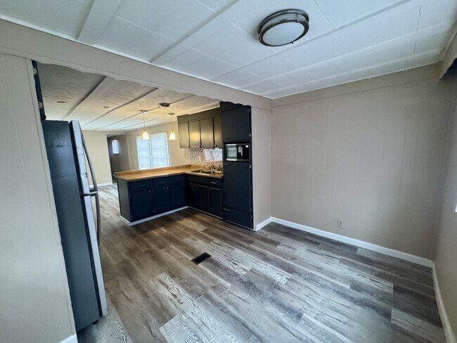 Building Photo - 6 Fox Ln