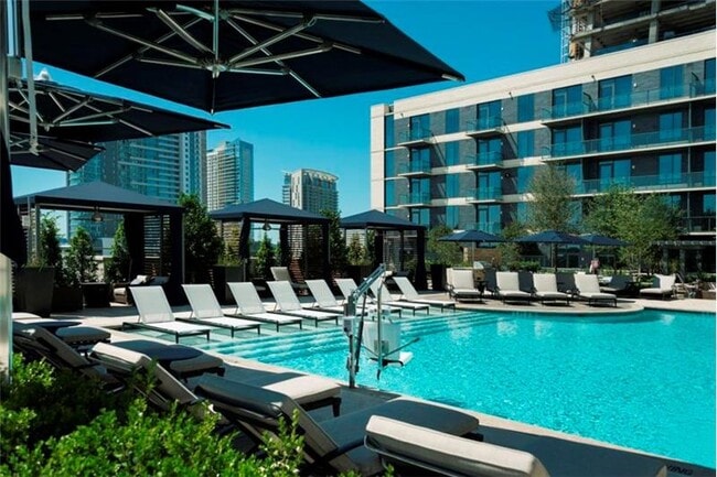 Building Photo - 112 San Antonio St