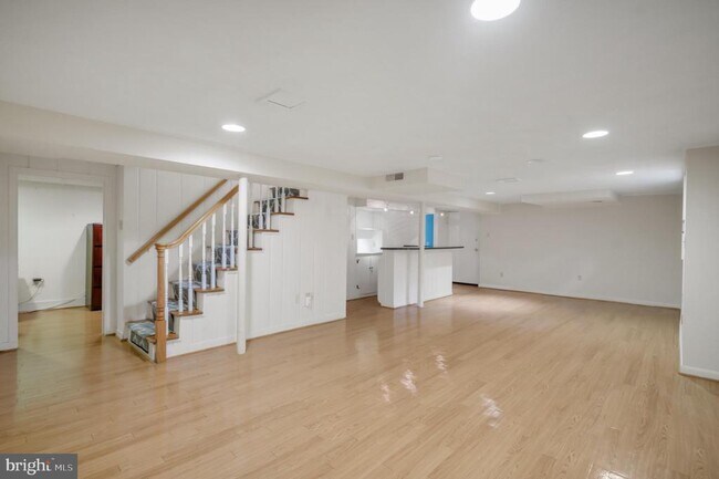 Building Photo - 3111 N Thomas St