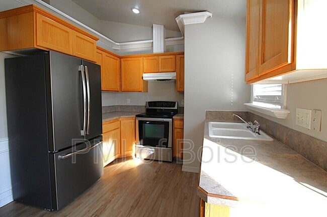 Building Photo - 78 S Chase St