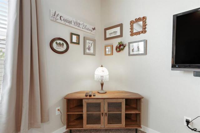 Building Photo - 4 bedroom in Meridian CA 83642