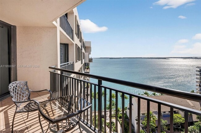 Building Photo - 540 Brickell Key Dr