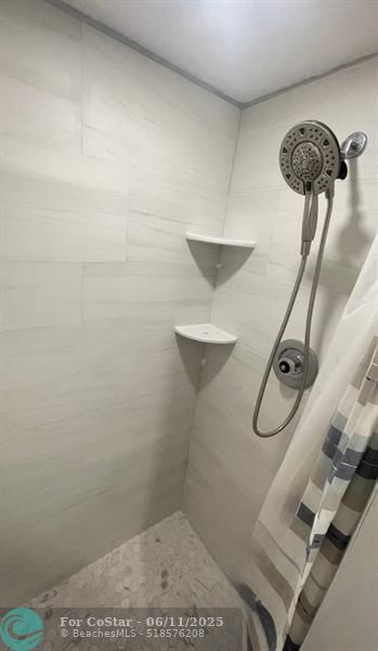 Building Photo - 1050 SE 15th St