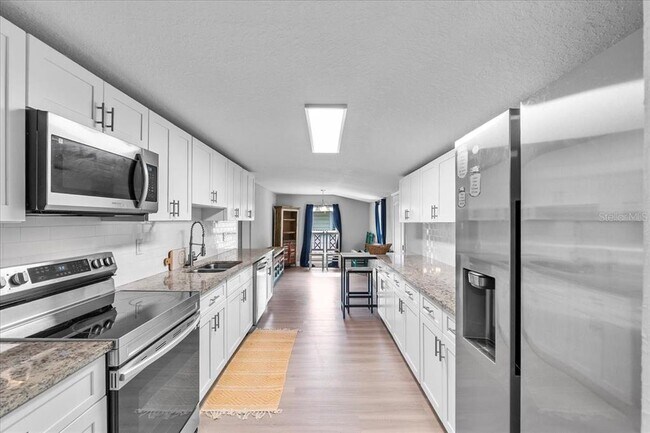 Building Photo - 208 Weaver Ave