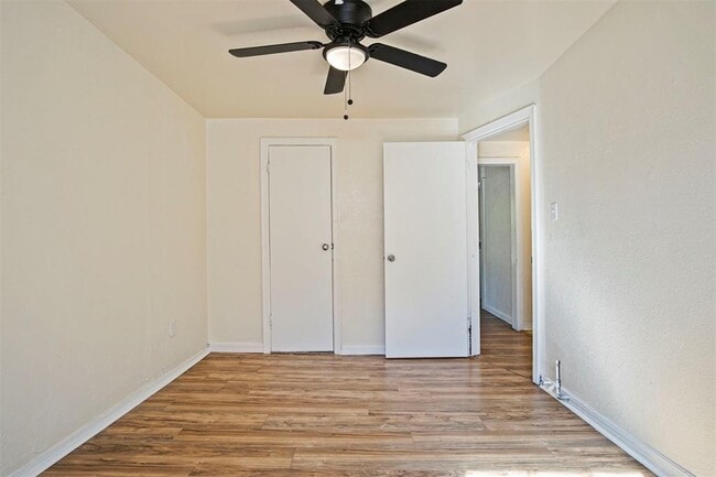 Building Photo - 2812 S Broadway Ave