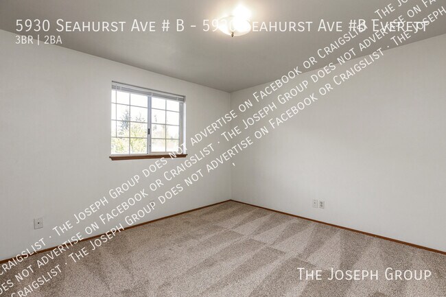 Building Photo - 5930 Seahurst Ave