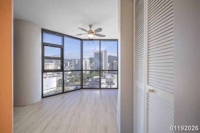 Building Photo - $2,250 / 1br - 611ft2 - Well maintained 1BR/1BA/1PKG condo unit in Hale Kaheka (Ala Moana) (Honol...