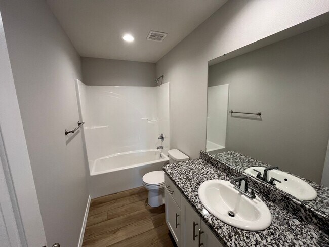 Building Photo - Beautiful Nearly New 3 Bed Home In Willard...