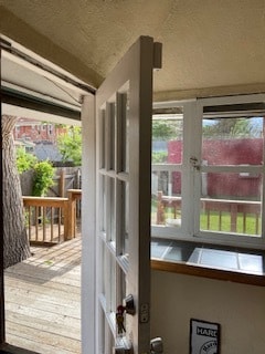 mudroom/deck - 3425 Bryant St