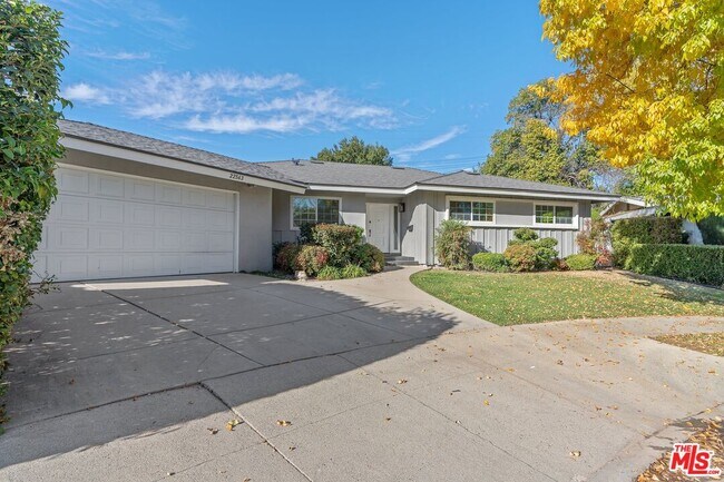 Building Photo - 22563 Tiara St
