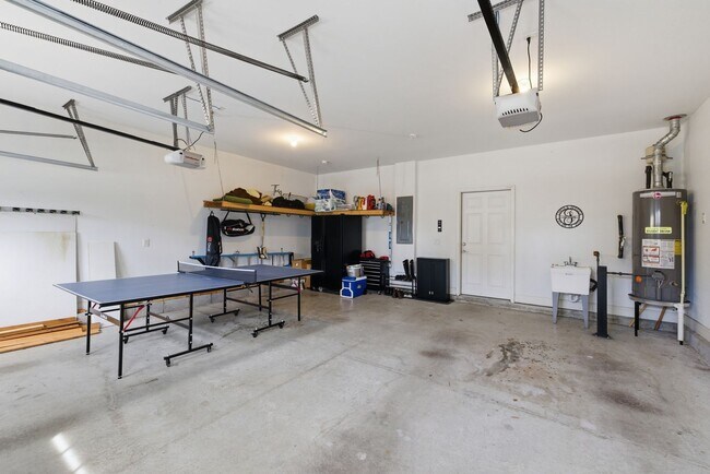 Building Photo - Luxury Executive Living in Sought-After Franklin Community