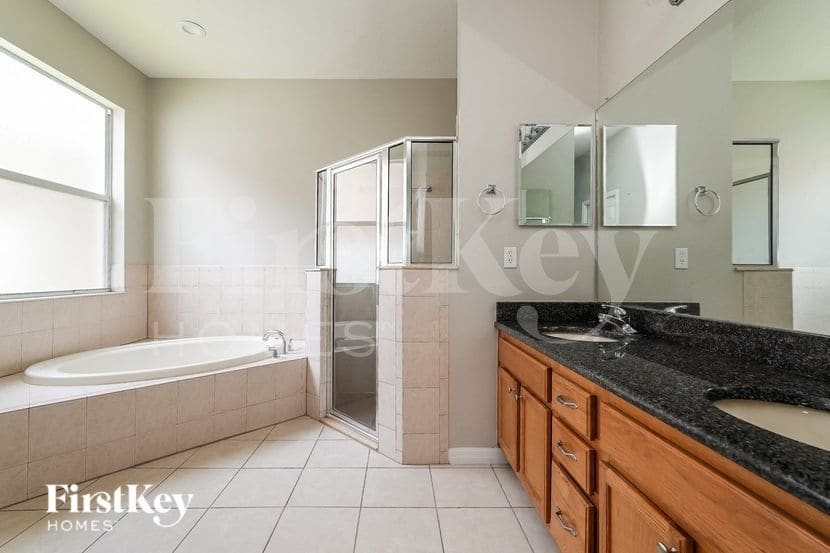 Building Photo - 11737 Summer Springs Dr