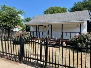 Building Photo - 1023 E Haskell St