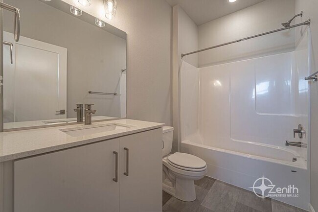 Building Photo - 16326 NE 20th St