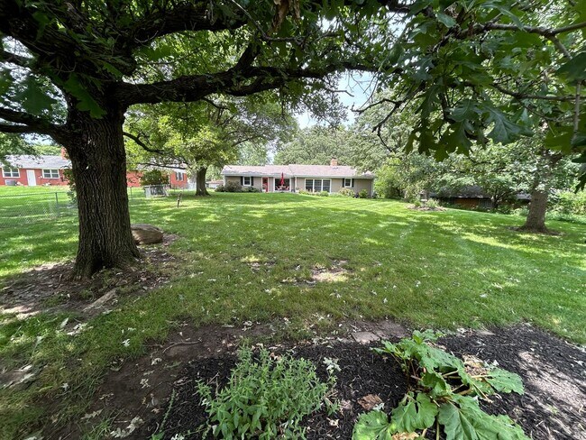 Building Photo - 4545 Manchester Dr