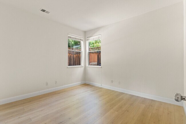 Building Photo - 3311 Montevideo Dr