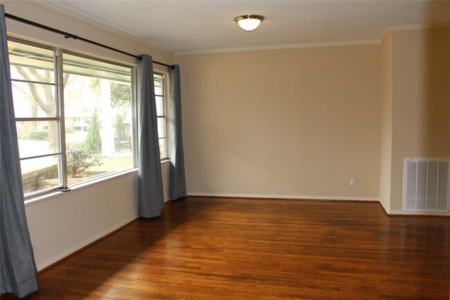 Building Photo - 1430 Cheshire Ln