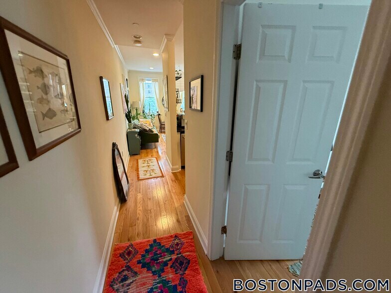 Building Photo - 3 Chauncy St