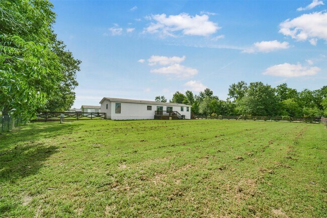 Building Photo - 1566 County Rd 610