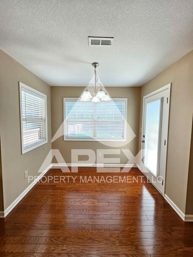 Building Photo - West Knoxville – Beautifully Upgraded - 3 ...