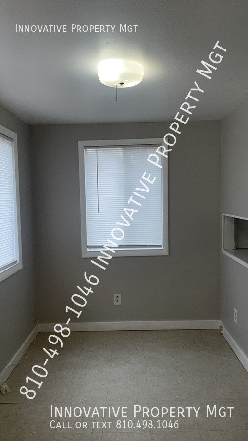 Building Photo - 1012 Farnum Ave