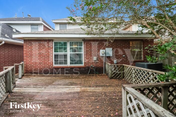 Building Photo - 3225 Continental Dr