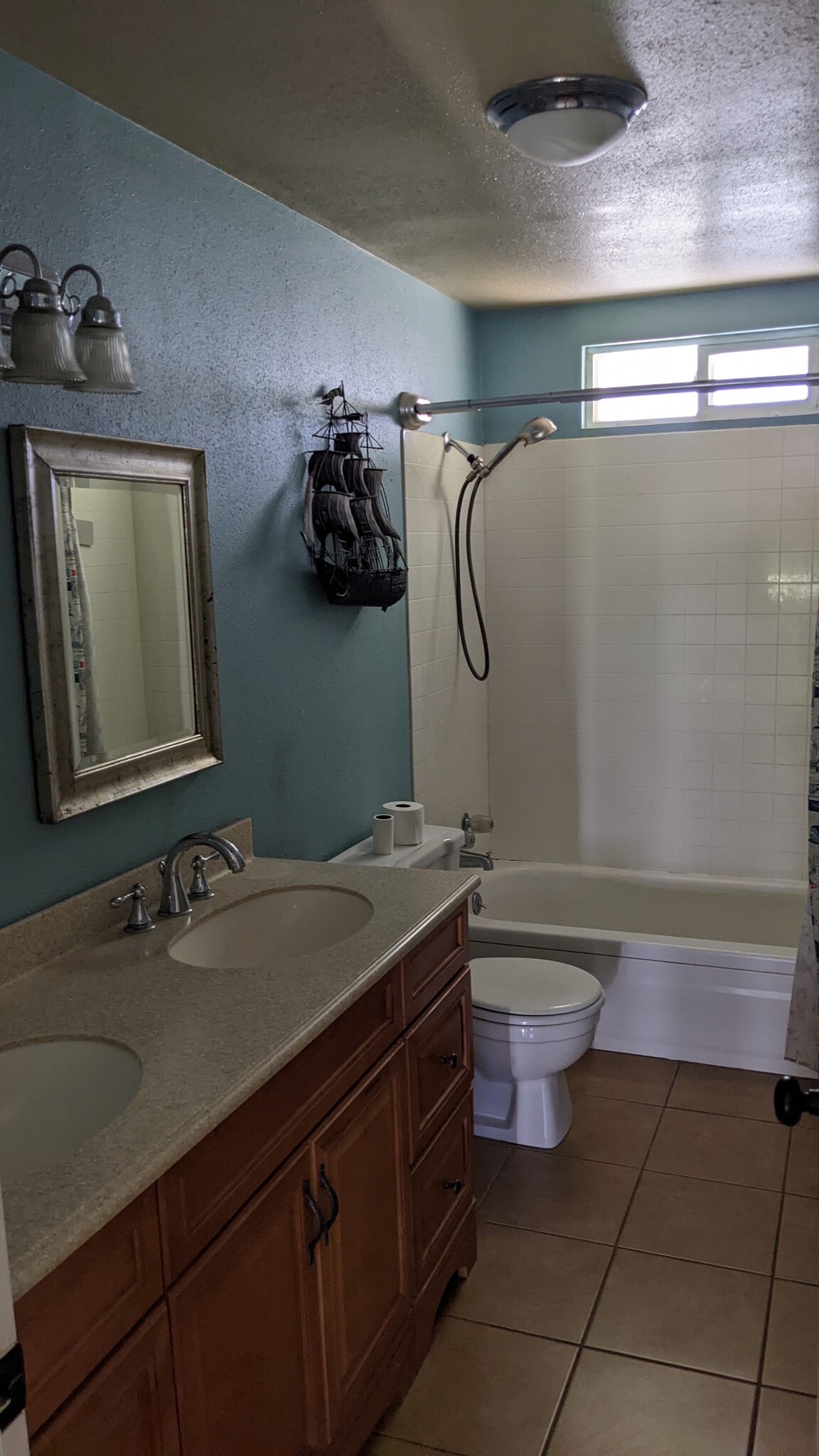 Building Photo - 1812 Tiffany St