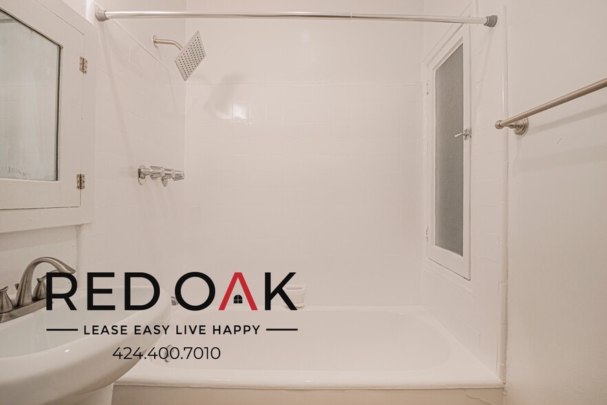 Building Photo - 1818 Whitley Ave