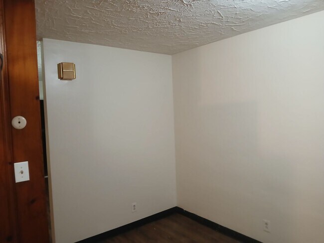Building Photo - 1510 #1 N. Davis St.