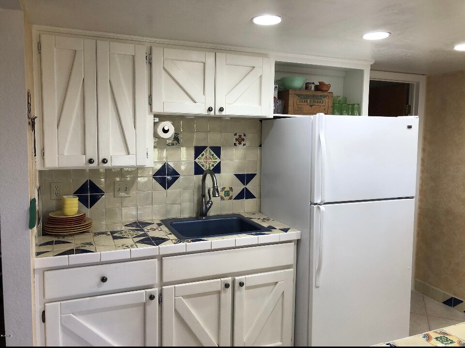 KITCHEN - ANOTHER VIEW - 32731 W Jones Rd