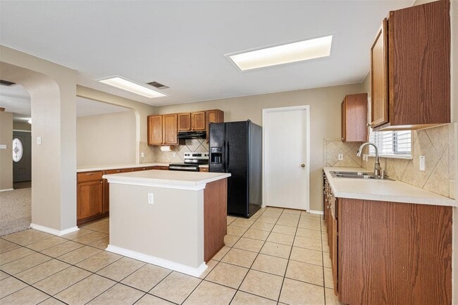 Building Photo - 1103 Deerhound Pl