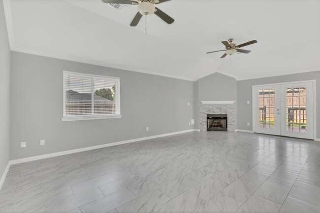 Building Photo - 6923 Creek Village Dr