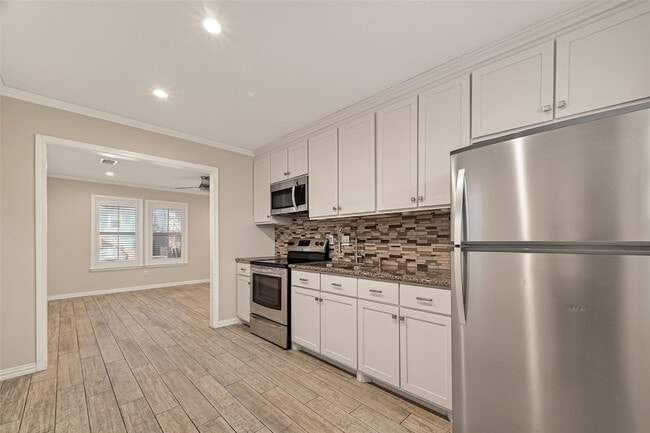 Building Photo - 5721 Sylvia Dr