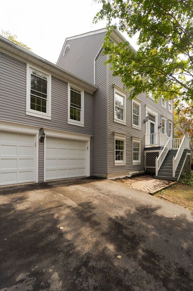 Building Photo - Fabulous Home in Aquia Harbor