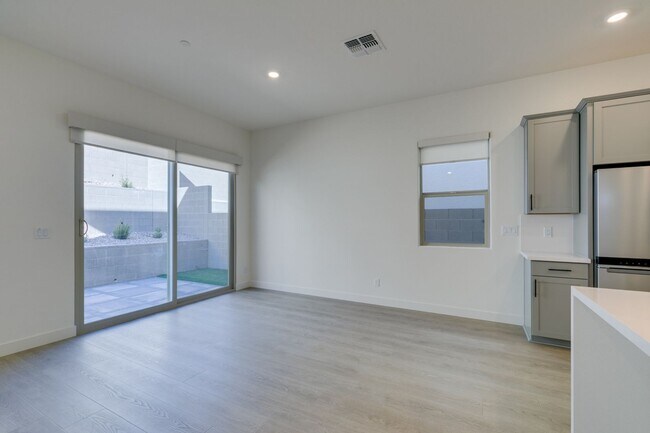 Building Photo - Brand New 4 Bedroom + Den/Office in Summerlin