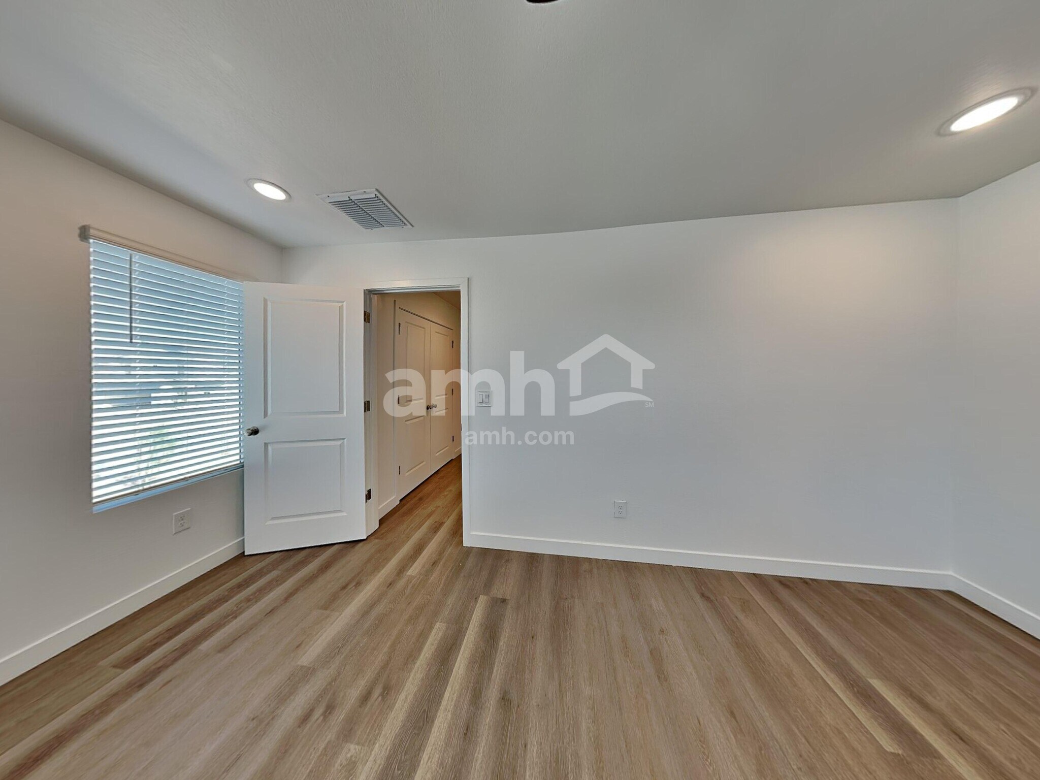 Building Photo - 25819 N 184th Dr