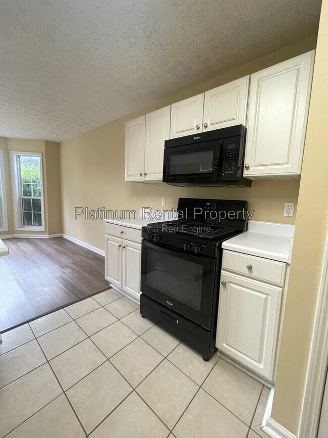Building Photo - 810 Camelon Ct