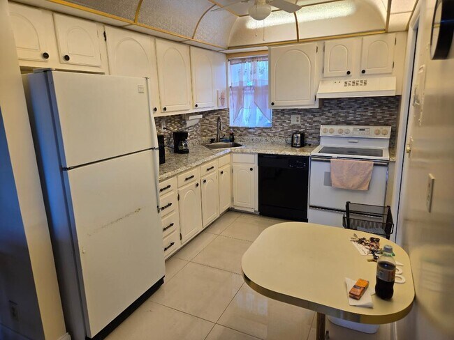 Building Photo - 8900 Washington St