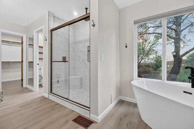 Building Photo - 546 Deer Horn Ct