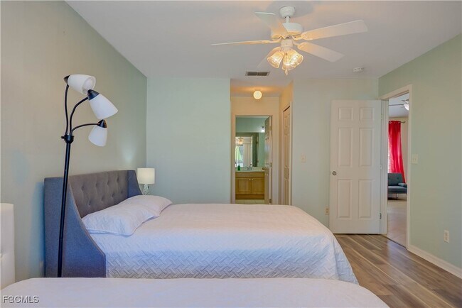 Building Photo - 1904 NE 19th Ave