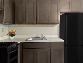 Building Photo - 4901 Oxford Ave