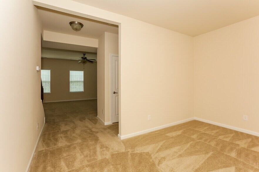 Building Photo - 1291 Farm Branch Dr SW