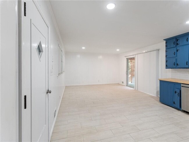 Building Photo - 1685 Dunwoody Pl NE