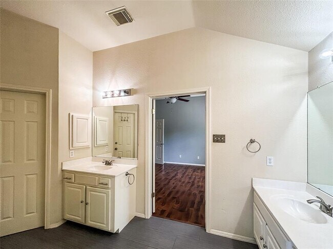 Building Photo - 1745 Dapplegrey Ln