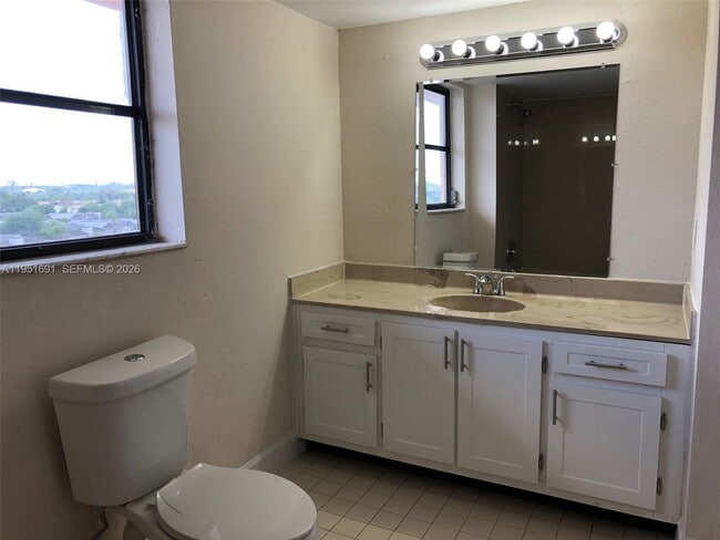 Building Photo - 20840 San Simeon Way