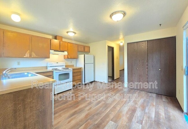 Building Photo - 1322 Maple St