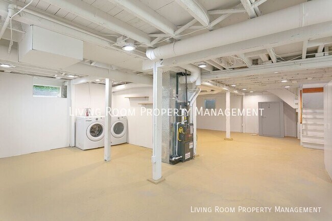 Building Photo - 5515 N Bowdoin St