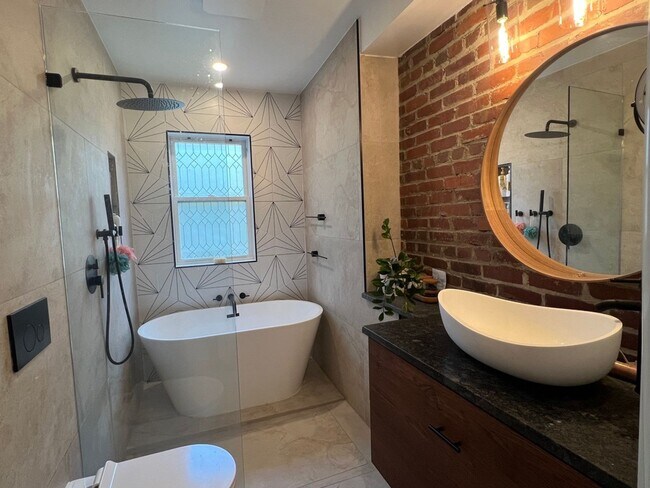 Building Photo - Beautiful 3BR/1.5BA Home with Spacious Yard in Anacostia