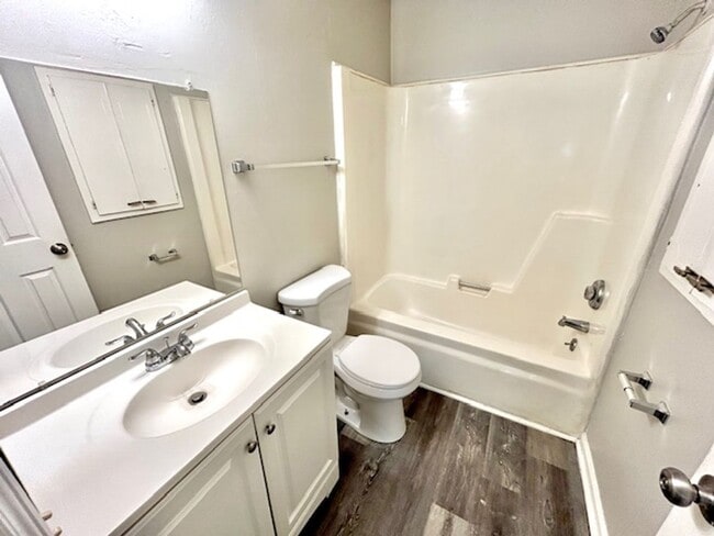 Building Photo - 4425 Torrance Dr NW