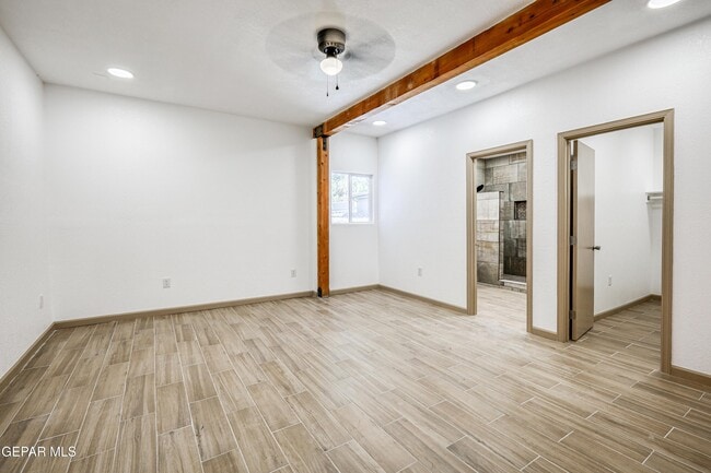 Building Photo - 4945 Vista Grande Cir